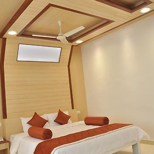 Hotel Mnh Royal Park